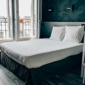 Отель Luxia